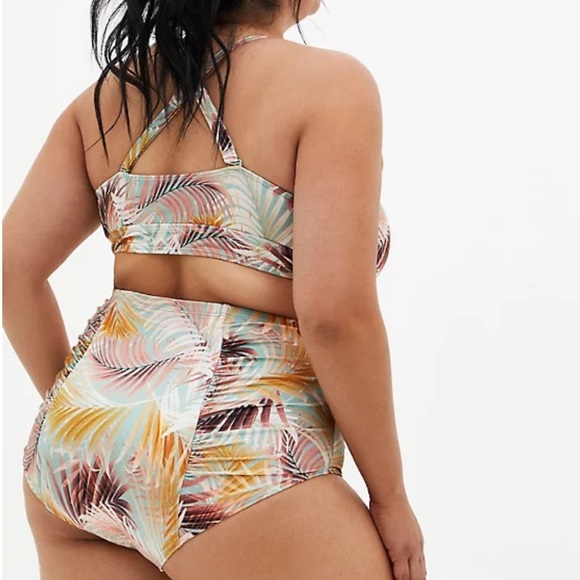 Torrid HIGH-RISE RUCHED SHINE SWIM BOTTOM size 2x - Picture 3 of 6
